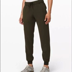 On the fly joggers
